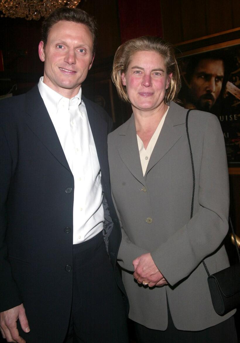 Tony Goldwyn and his wife at the premiere of "The Last Samurai" at the Ziegfeld Theatre.