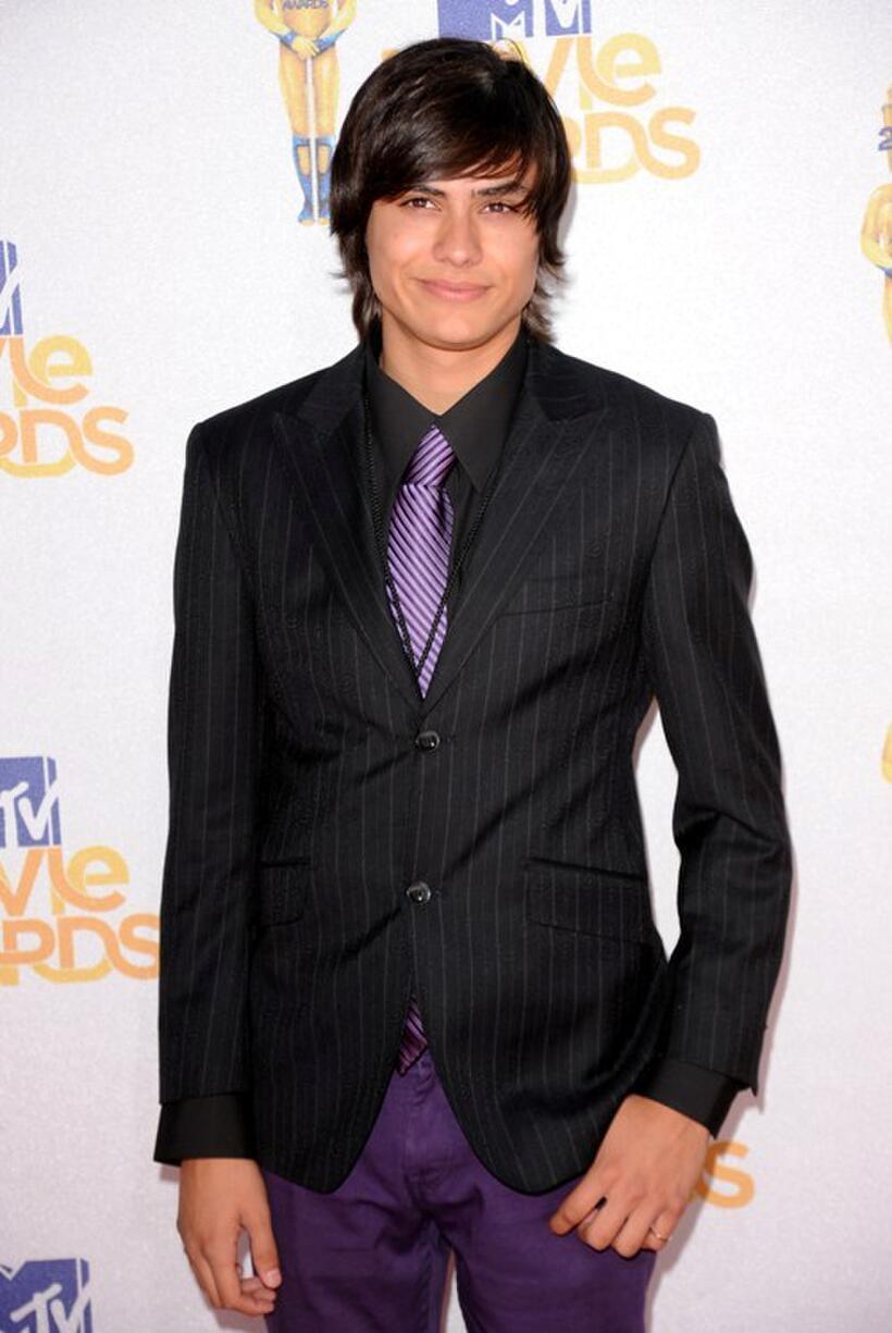 Kiowa Gordon at the 2010 MTV Movie Awards.