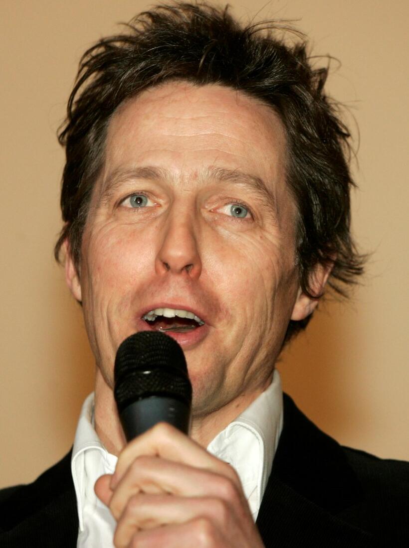 Hugh Grant at the premiere of "Music and Lyrics".