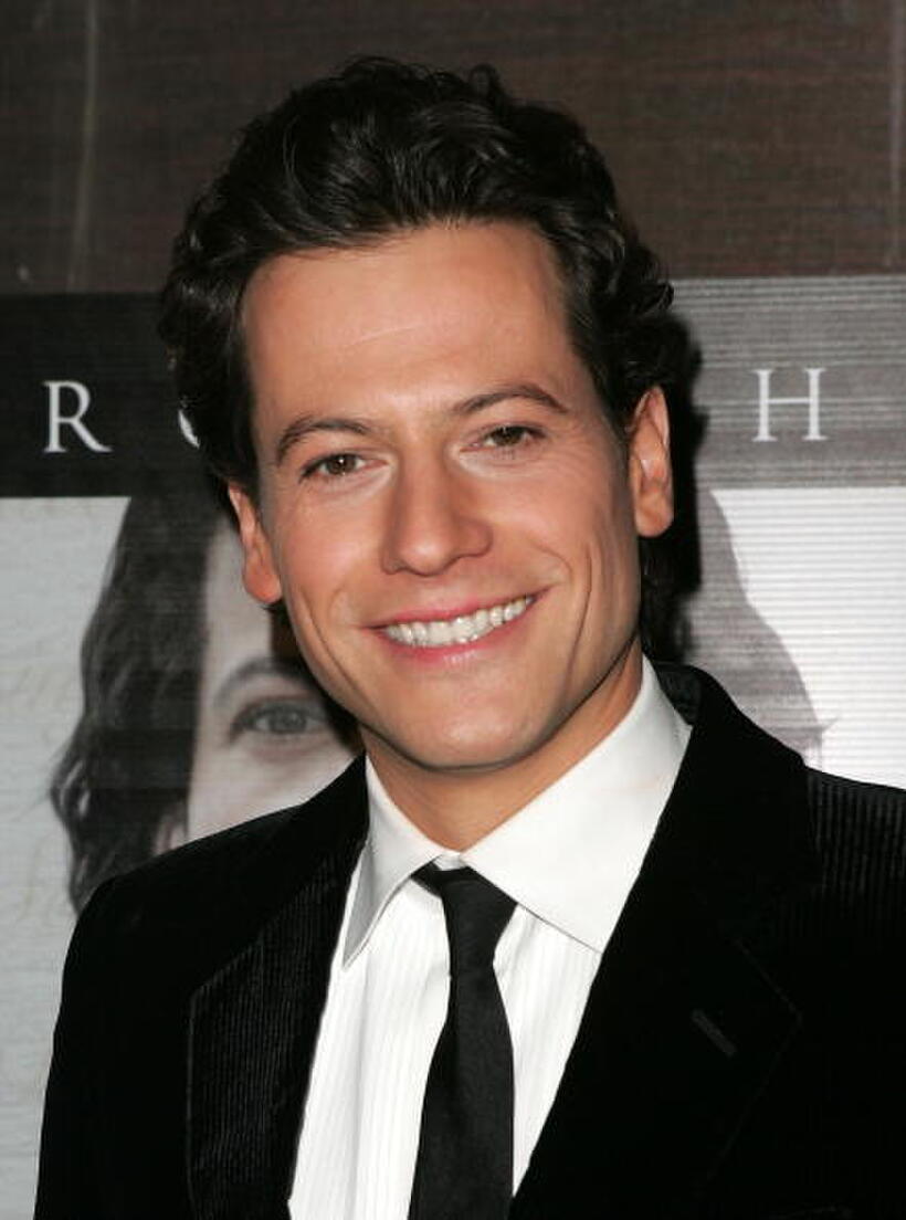 Ioan Gruffudd attends the NY premiere of "Amazing Grace." 