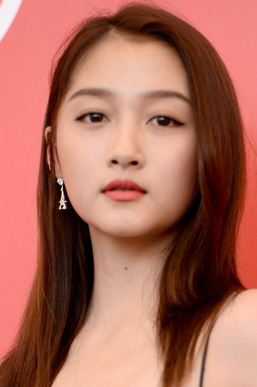 Guan Xiaotong at the "Ying (Shadow)" photocall during the 75th Venice Film Festival.