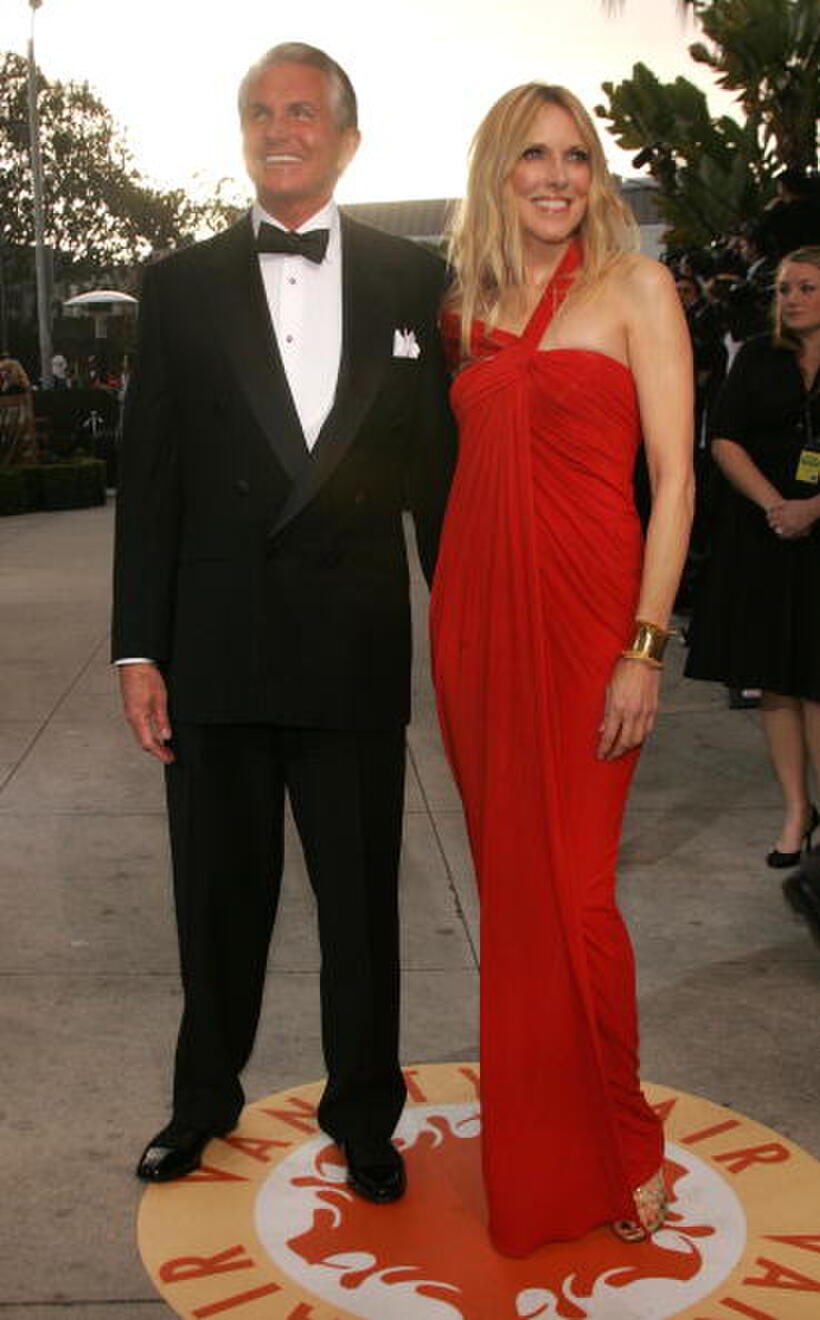 George Hamilton and Alana Stewart at the 2007 Vanity Fair Oscar Party.