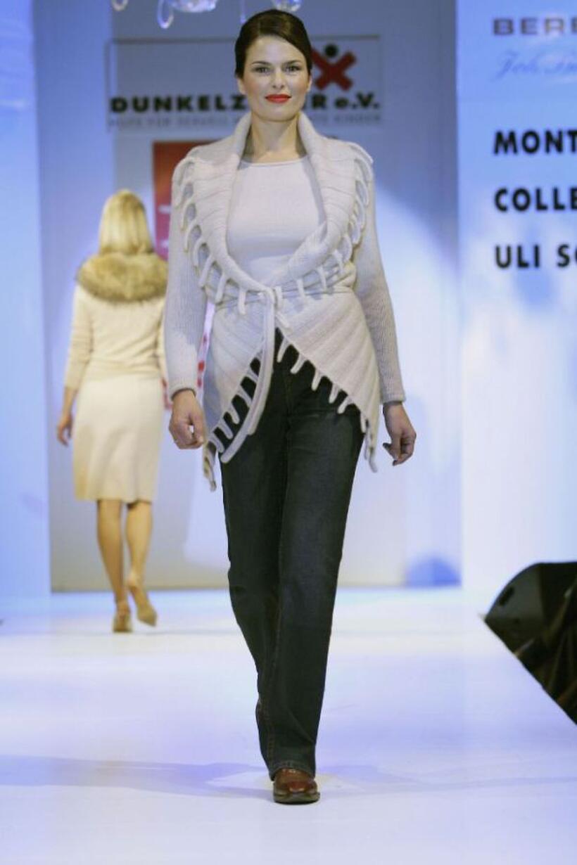 Barbara Auer at the fashion charity gala "Event Prominent."