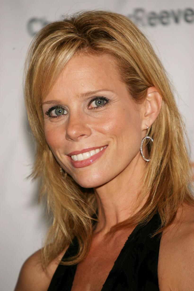 Cheryl Hines at the Third Annual Los Angeles Gala for the Christopher and Dana Reeve Foundation.
