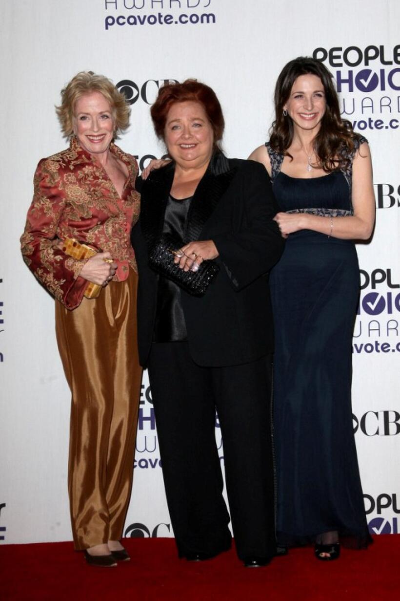 Holland Taylor, Conchata Ferrell and Marin Hinkle at the 35th Annual People's Choice Awards.