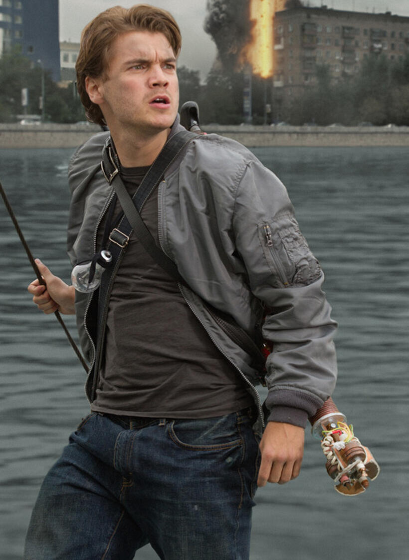 Emile Hirsch in "The Darkest Hour."