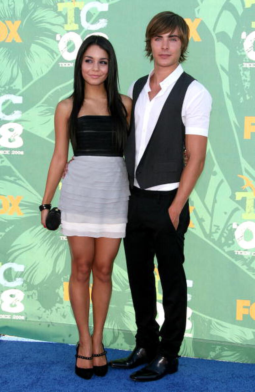 Vanessa Hudgens and Zac Efron at the 2008 Teen Choice Awards.