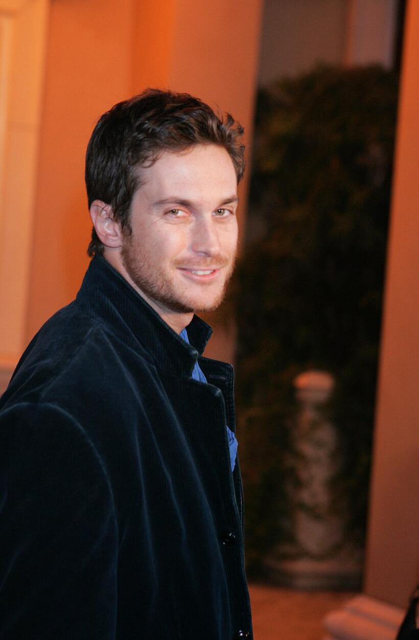 Oliver Hudson at the "It's All Goin' To The Dogs!" poker tournament to benefit Animal Avengers.