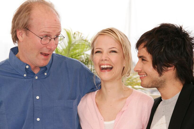 William Hurt, Pell James and Gael Garcia Bernal at the photocall promoting the film "The King" at the Palais during the 58th International Cannes Film Festival.
