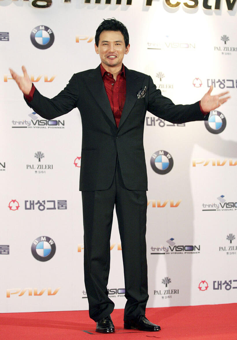 Hwang Jung-min at the 43rd Annual Daejong Film Festival.