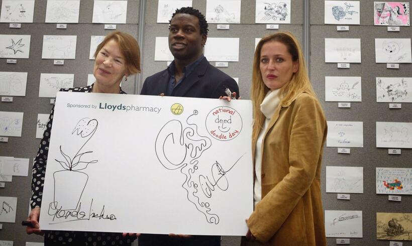 Glenda Jacksonm, Gillian Anderson and Martin Offiah for the photocall of National Doodle Day.