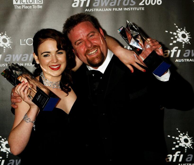 Emily Barclay and Shane Jacobson at the L'Oreal Paris 2006 AFI Awards.