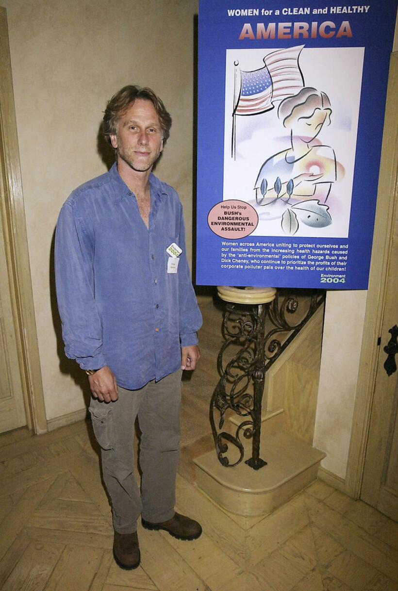 Peter Horton at the Launch event and reception of a nationwide tour by "Women for a Clean Healthy America" putting environmental issues.