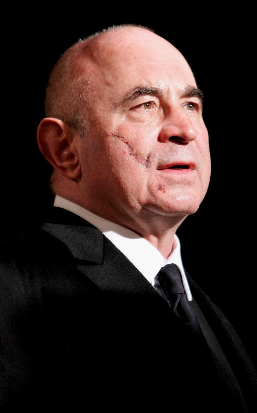 Bob Hoskins at London premiere for the photocall of "As You Desire Me".