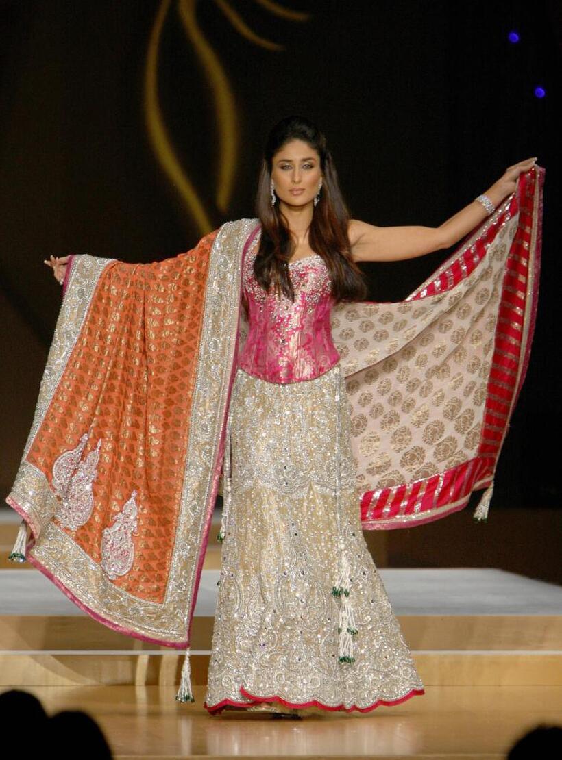 Kareena Kapoor at the International Indian Film Academy (IIFA) Awards 2008.