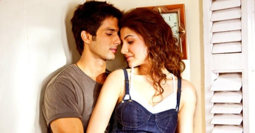 Shahid Kapoor as Karan and Anushka Sharma as Bulbul in "Badmaash Company."