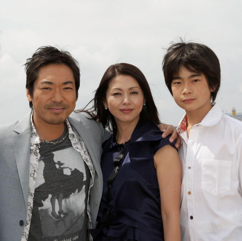 Teruyuki Kagawa, Kyoko Koizumi and Kai Inowaki at the cast photocall of "Tokyo Sonata" during the 61st International Cannes Film Festival.