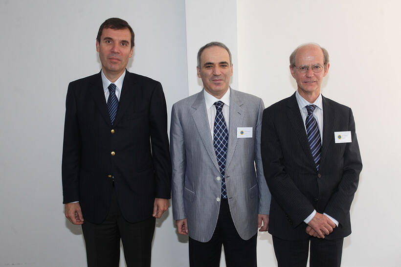 Silvio Danailov, Garry Kasparov and Jan Callewaert at the press conference of Chess Foundation Launch in Valencia.