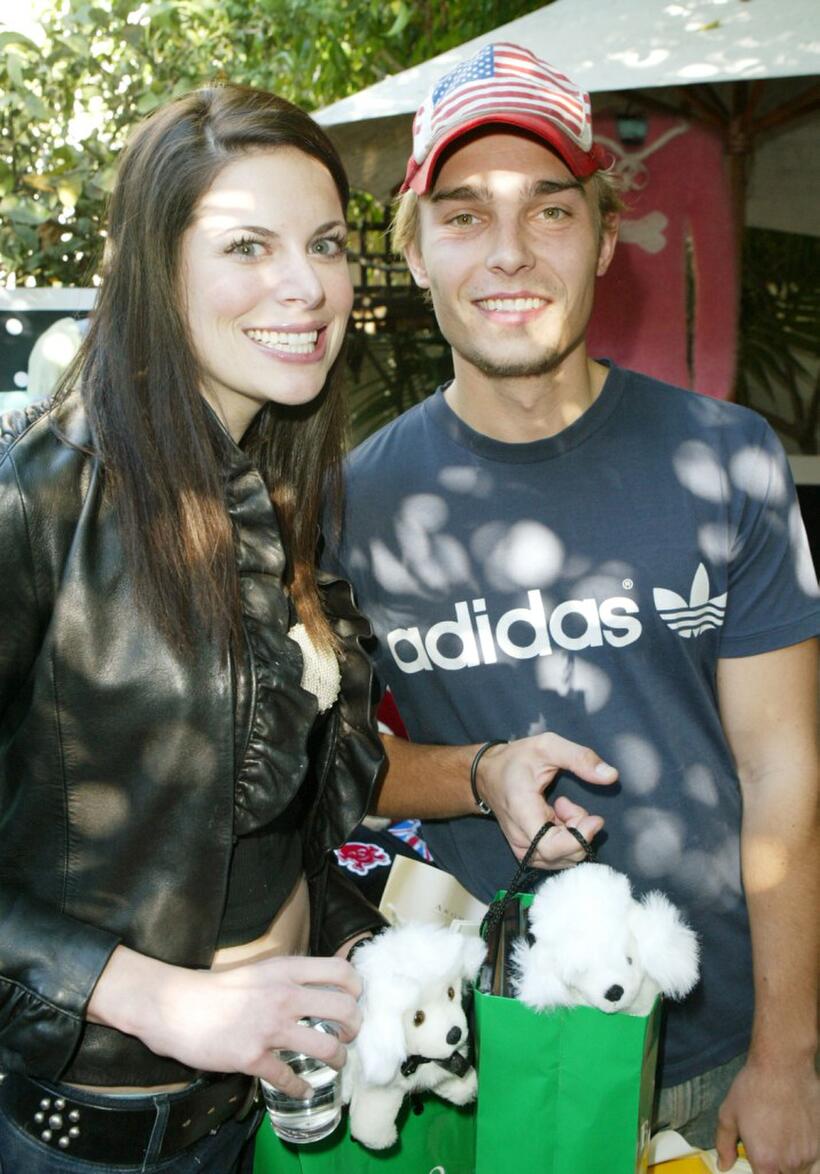 Courtney Fine and Joey Kern at the 2003 American Music Awards.