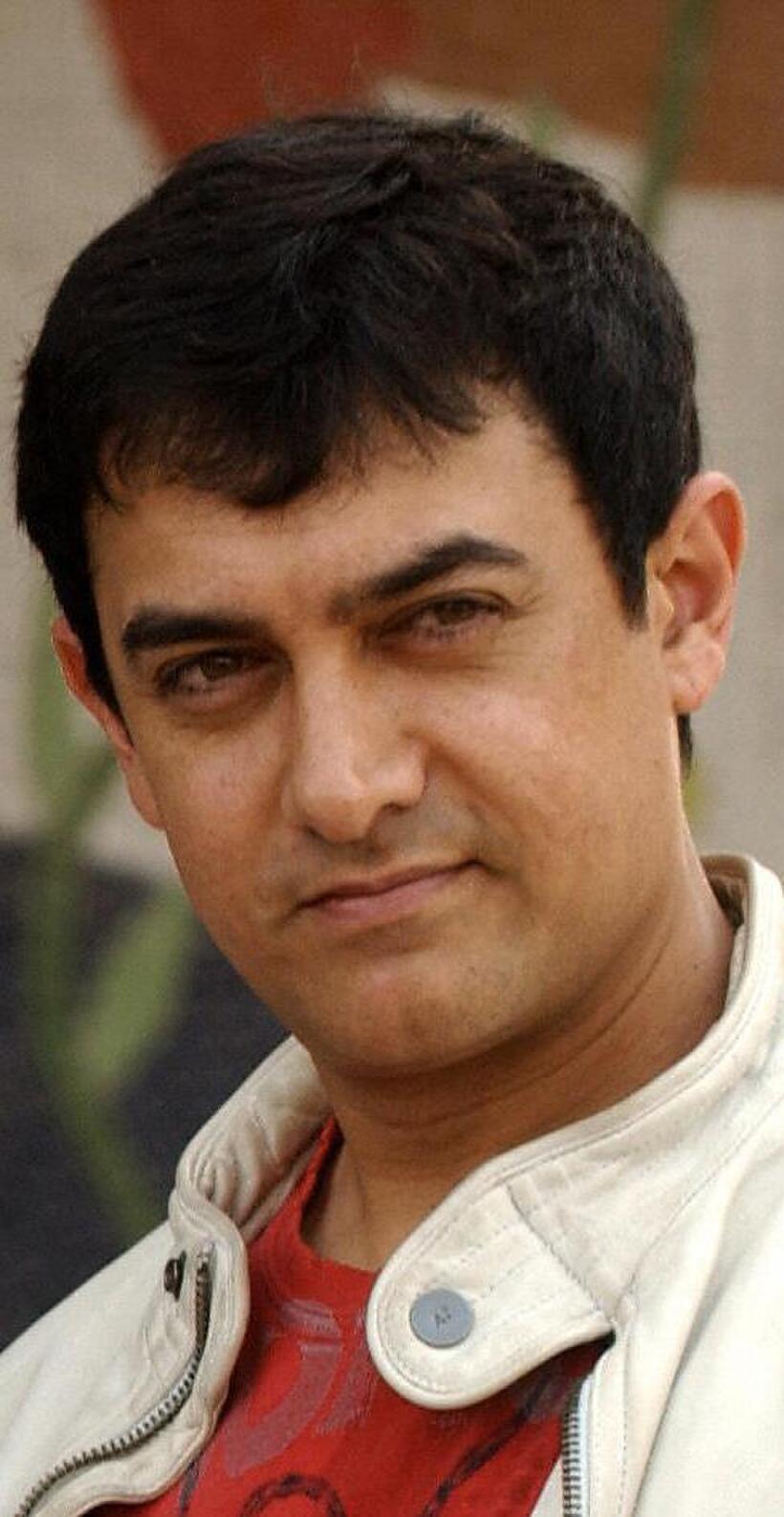 Aamir Khan with special edition bottle of "Coca Cola - Rang De Basanti."