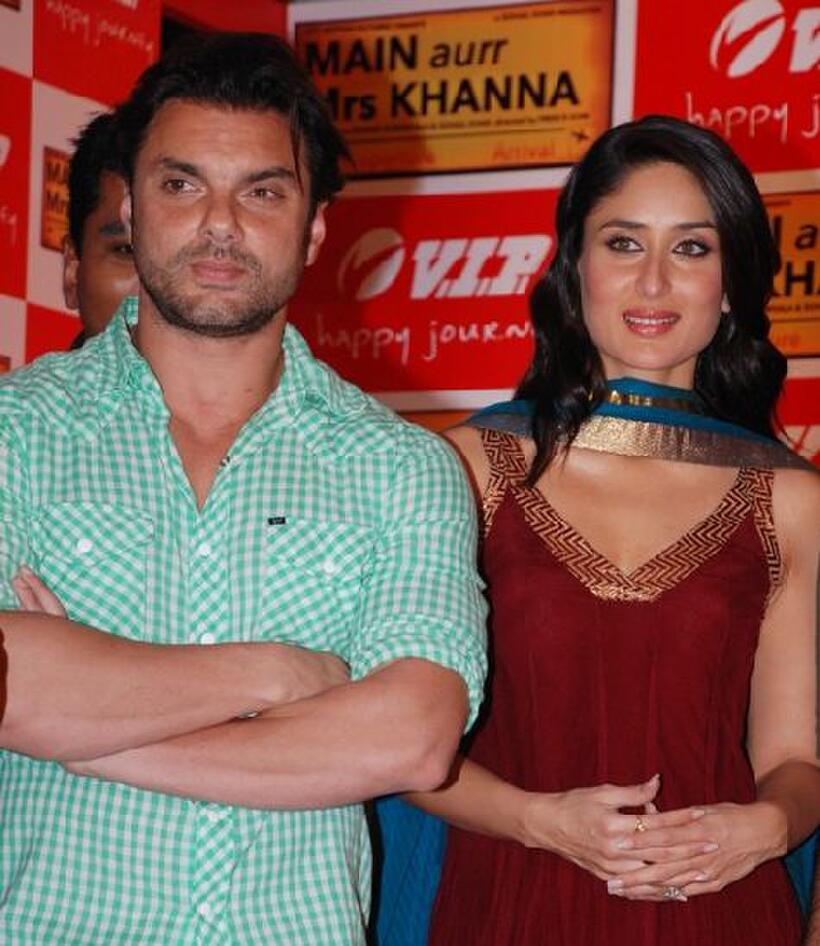 Sohail Khan and Kareena Kapoor at the event for the Make a Wish Foundation, as part of the forthcoming Hindi film 'Main aurr Mrs.Khanna'