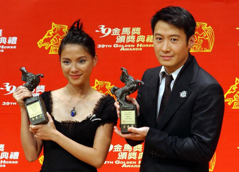 Lee Sin-Je and Leon Lai at the 39th Golden Horse Awards.