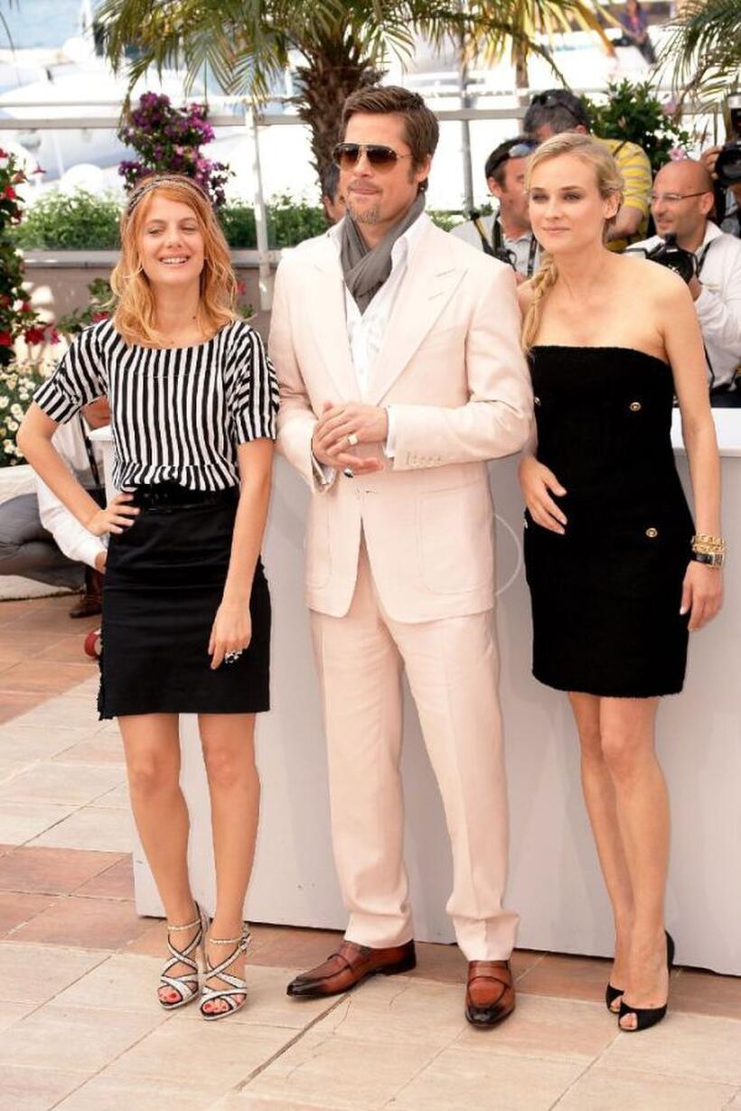 Melanie Laurent, Brad Pitt and Diane Kruger at the photocall of "Inglourious Basterds" during the 62nd International Cannes Film Festival.