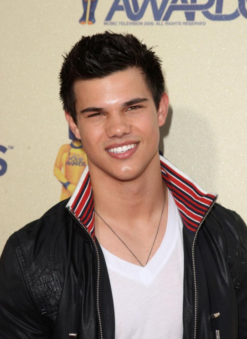 Taylor Lautner at the 18th Annual MTV Movie Awards.