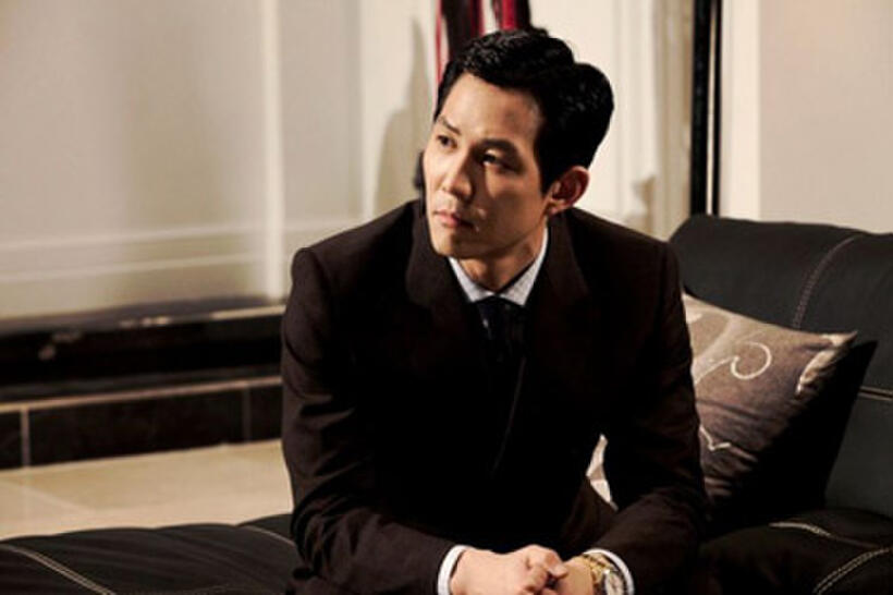 Lee Jeong-jae as Master Hoon in "The Housemaid"