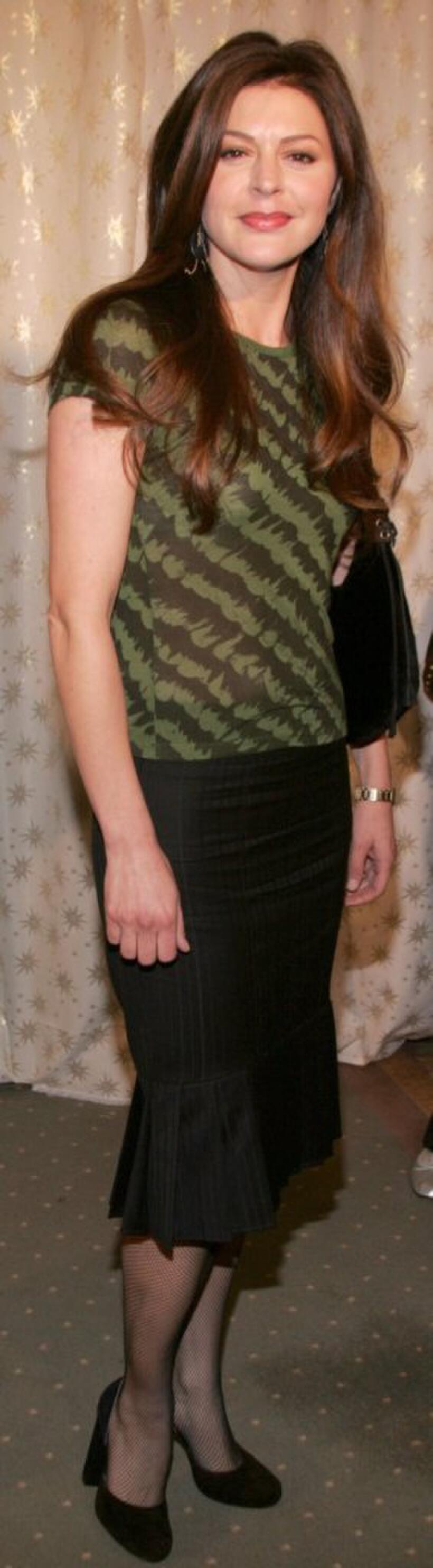 Jane Leeves at the Diamond Information Center and InStyle Magazine Golden Globe Diamond Fashion preview.