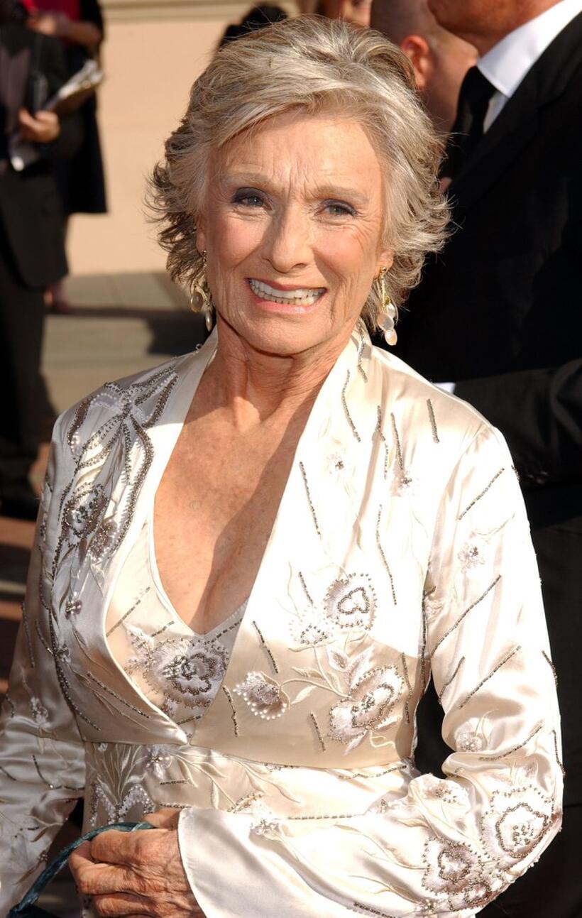 Cloris Leachman at the 2004 Primetime Creative Arts Emmy Awards.