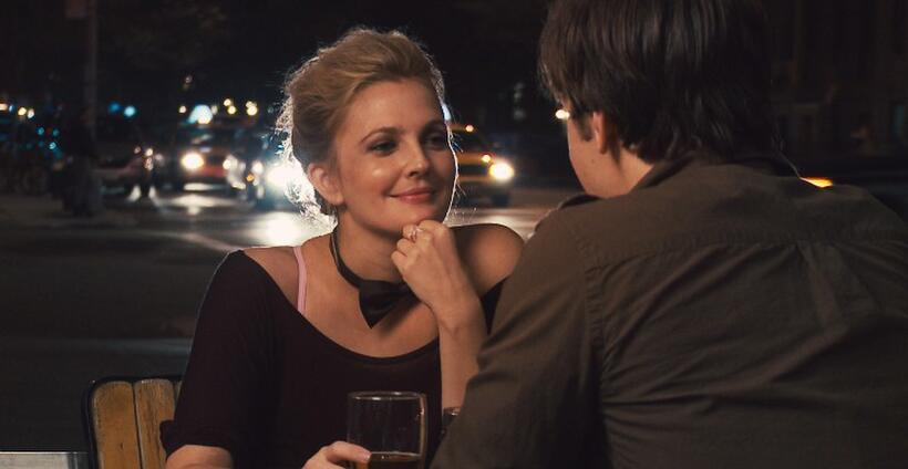 Drew Barrymore as Erin and Justin Long as Garrett in "Going the Distance."