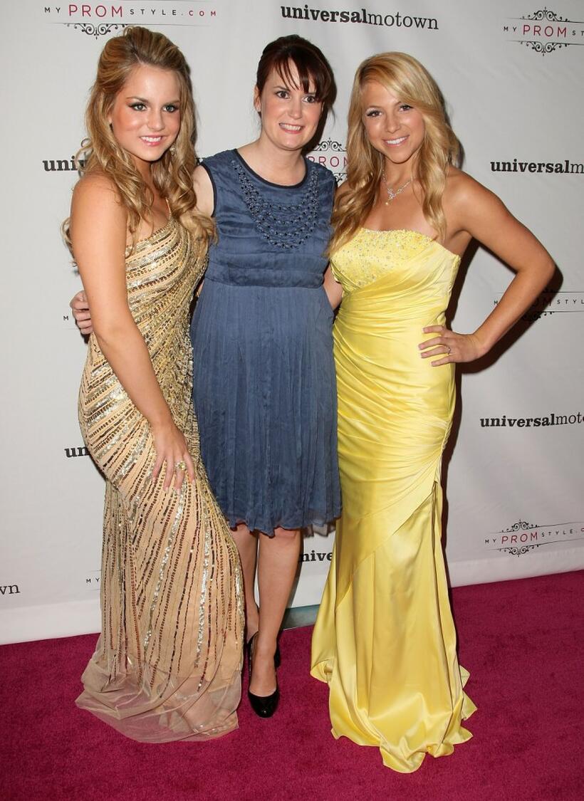 Joanna 'Jojo' Levesque, Susan Schulz and Katelyn Morgan at the "Ultimate Prom."