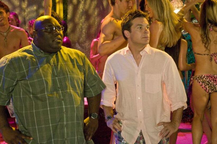 Faizon Love as Shane and Jason Bateman as Jason in "Couples Retreat."