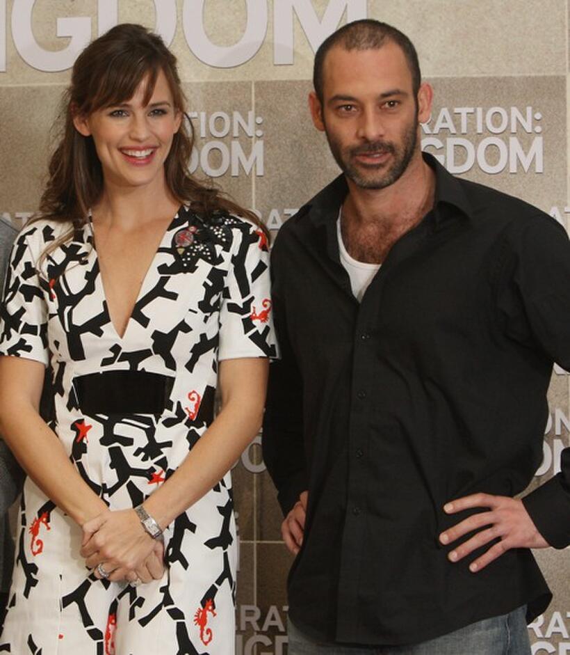 Jennifer Garner and Ashraf Barhom at the German photocall of "The Kingdom."