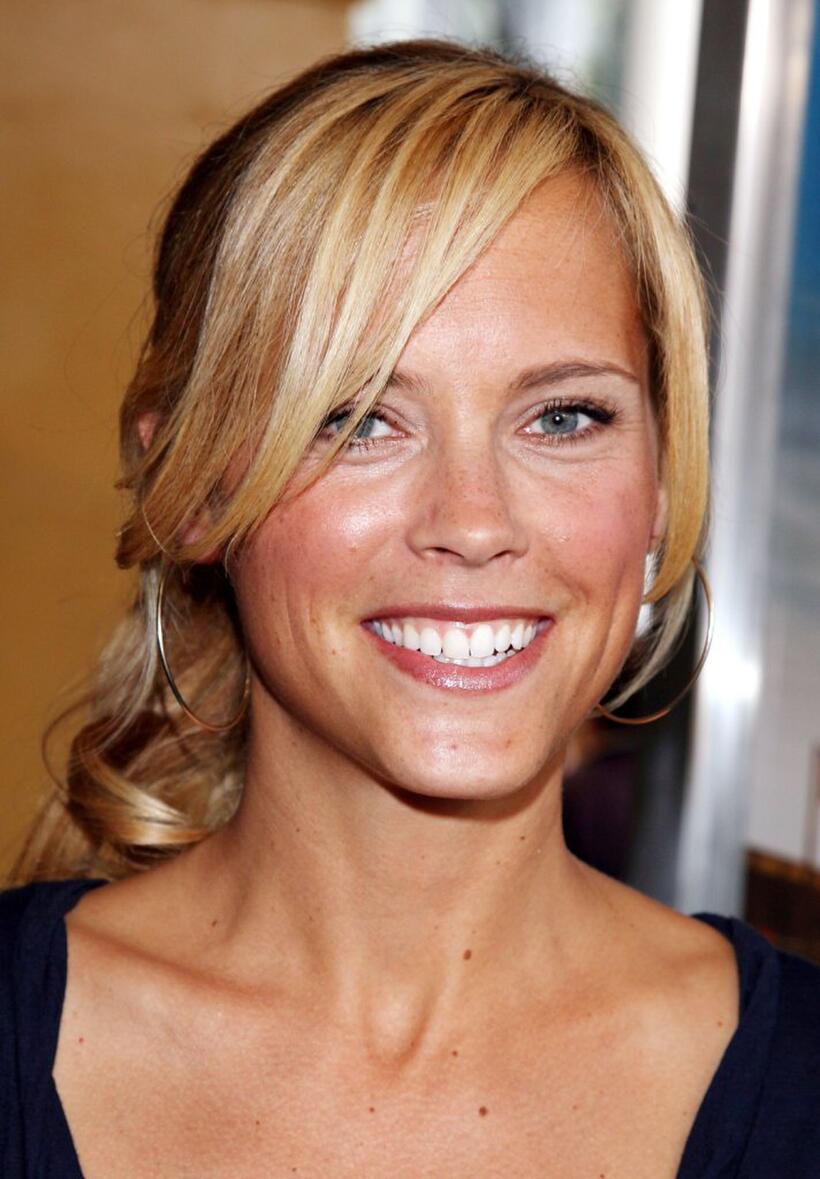 Erinn Bartlett at the premiere of "The Benchwarmers."
