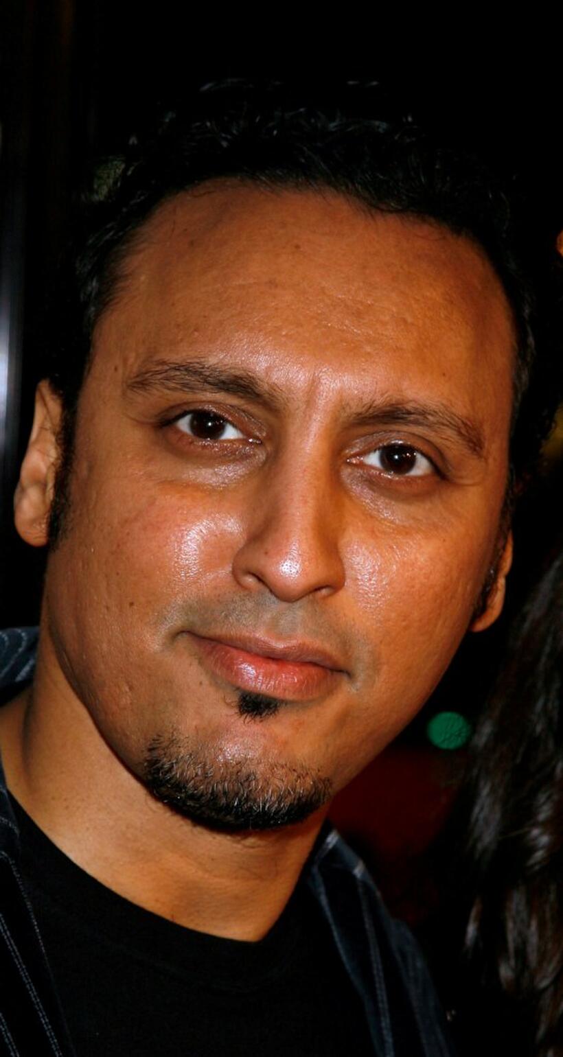 Aasif Mandvi at the premiere of "Music and Lyrics."