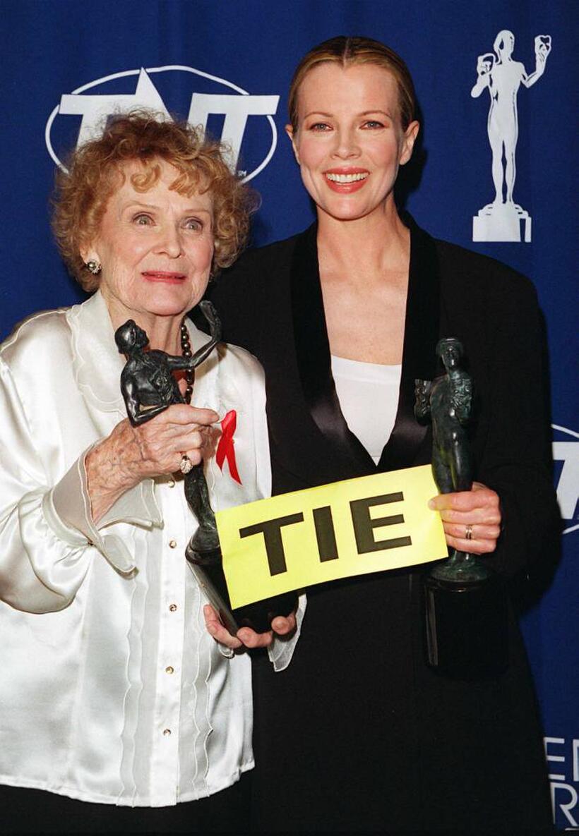 Kim Basinger and Gloria Stuart at the 4th Annual Screen Actor Guild Awards.