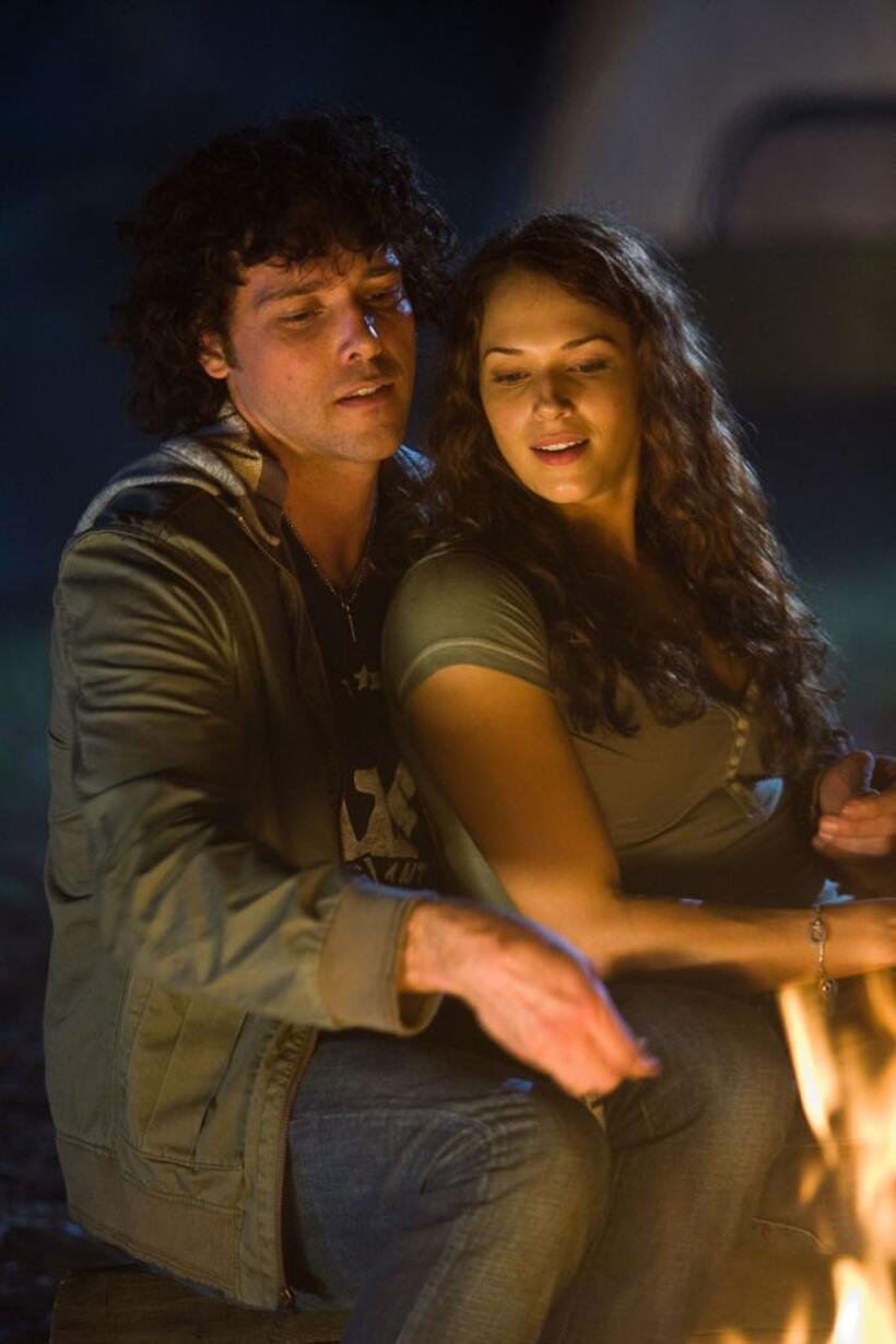 Amanda Righetti as Whitney and Nick Mennell as Mike in "Friday the 13th."