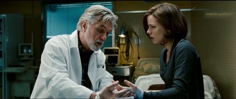 Tom Skerritt as Dr. John Fury and Kate Beckinsale as Carrie Stetko in "Whiteout."