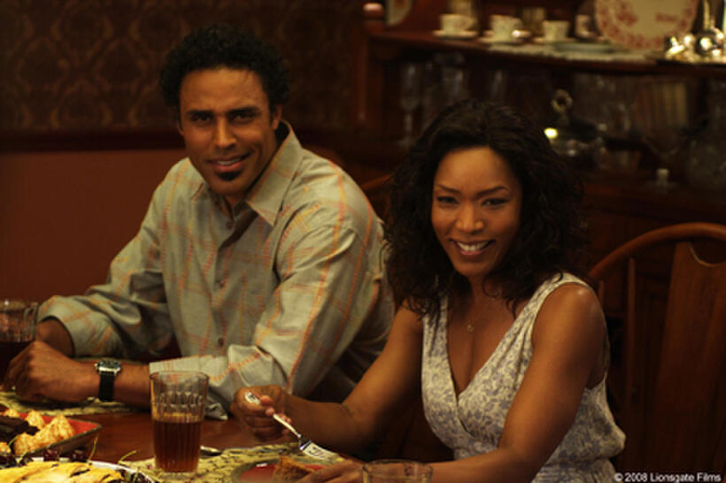 Rick Fox and Angela Bassett in "Meet the Browns."