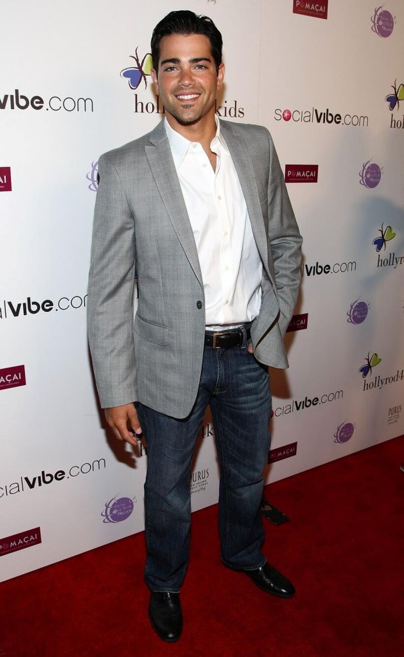 Jesse Metcalfe at the launch of SocialVibe.com and HollyRod 4 Kids campaign "From One to a Million."
