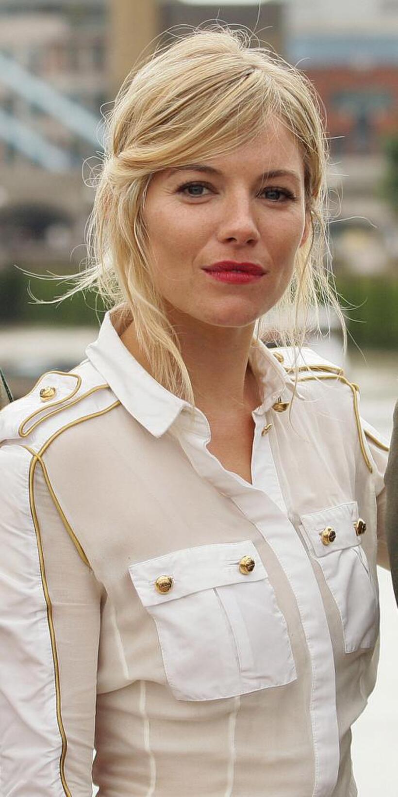 Sienna Miller at the photocall of "G.I. Joe: The Rise Of The Cobra."