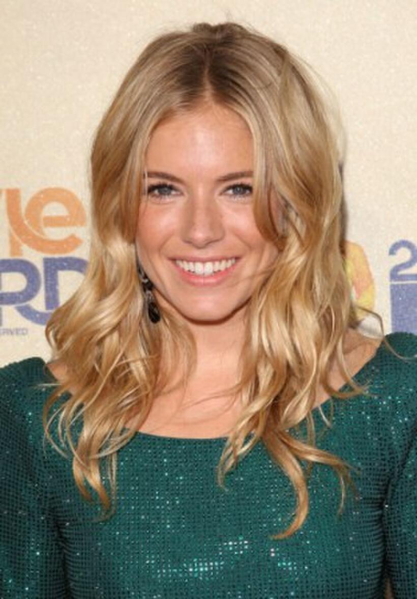 Sienna Miller at the 18th Annual MTV Movie Awards.