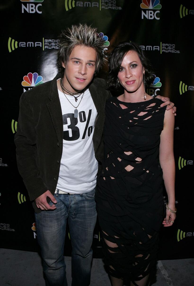 Ryan Cabrera and Alanis Morissette at the 2004 Radio Music Awards.