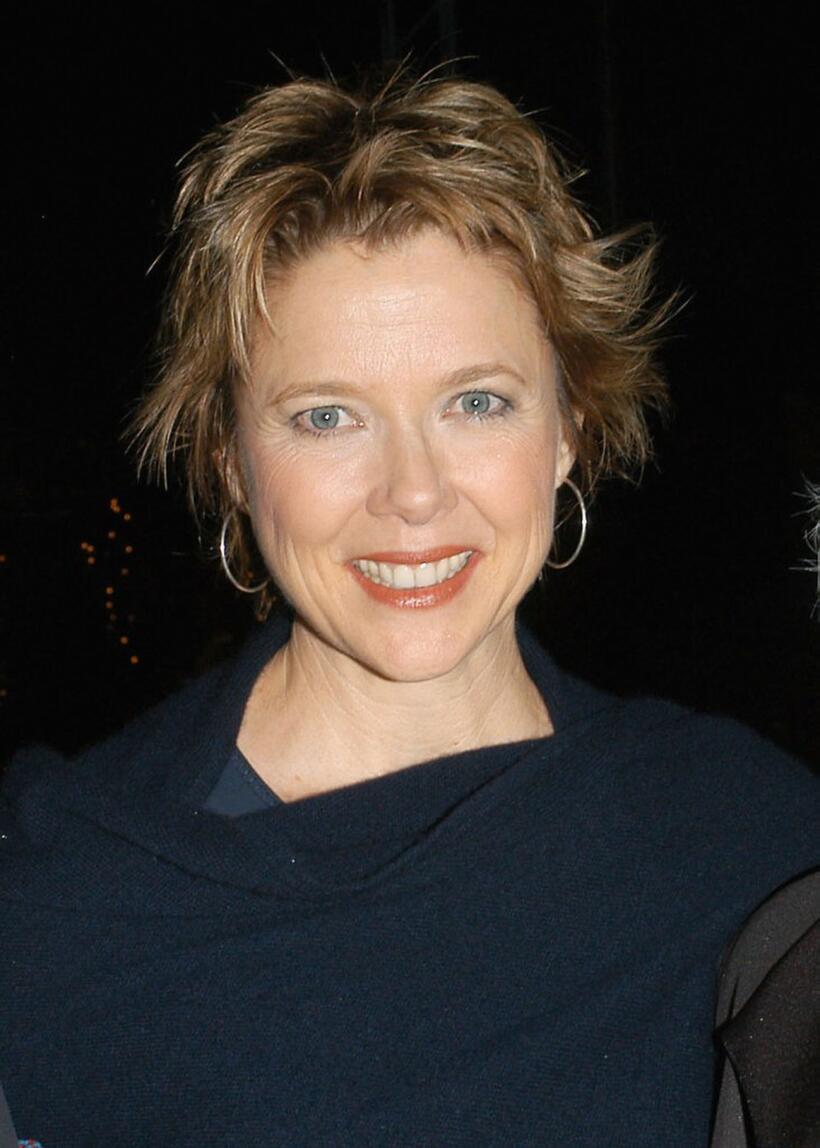 Annette Bening at the Library Foundation of Los Angeles 2005 Awards Dinner honoring Harper Lee.