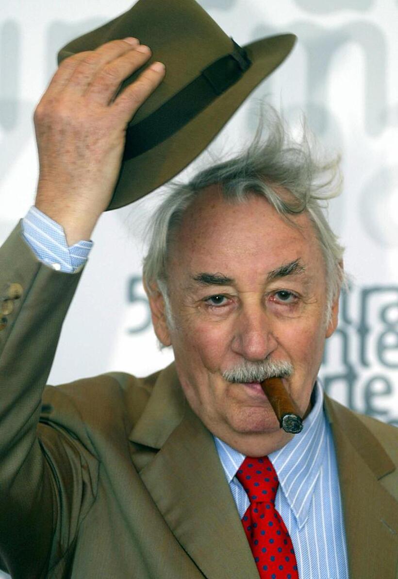 Philippe Noiret at the photo call of "Un honnete commercant" at 59th Venice Film festival.