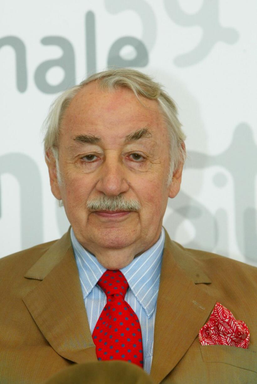 Philippe Noiret at the 59th Venice Film Festival.