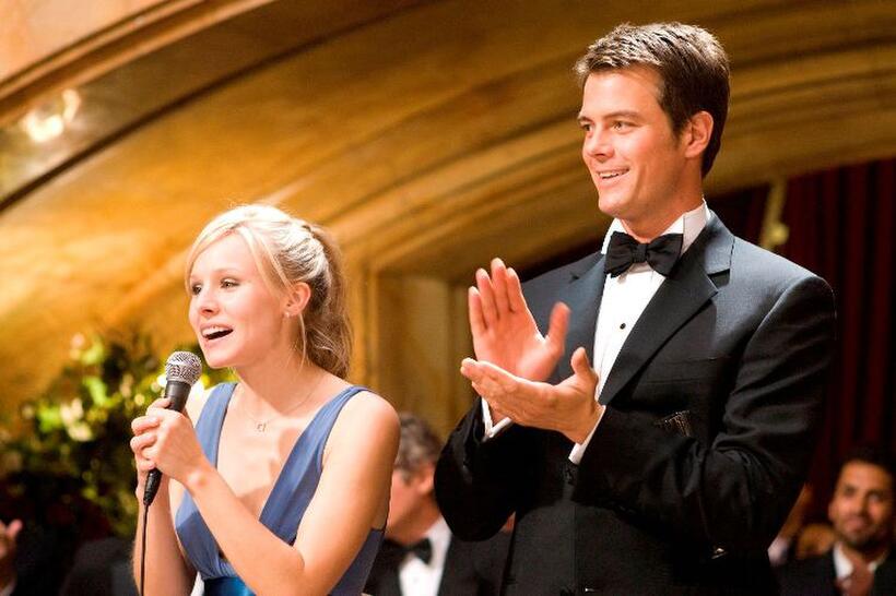 Kristen Bell and Josh Duhamel in "When in Rome."