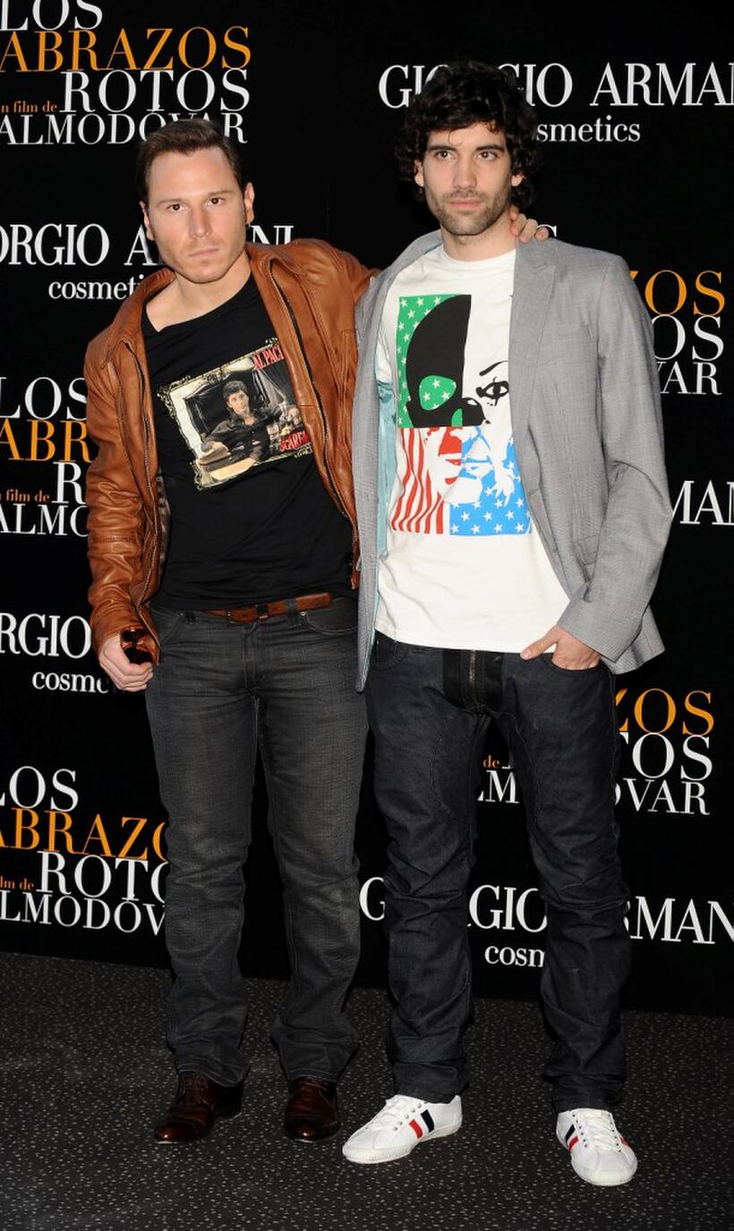 Ruben Ochandiano and Tamar Novas at the photocall of "Los Abrazos Rotos."